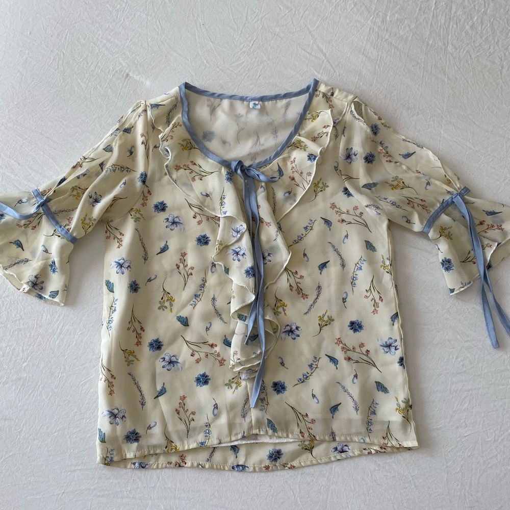 Cute floral top